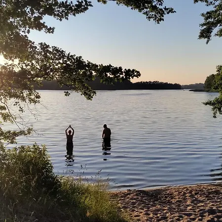 Widny Jas Zaprasza Z Psem Nad Jezioro Na Kaszubach * Sulęczyno